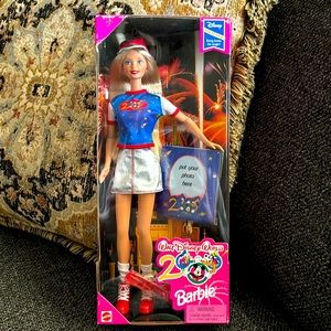 💖NIB DISNEY EXCLUSIVE MILLENNIUM 2000 BARBIE DOLL